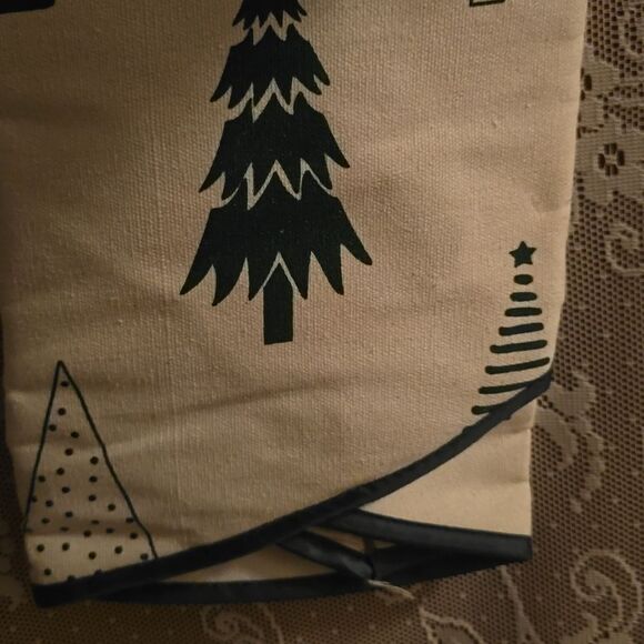 New Holiday Style 38 inch round Cream Green Tree Skirt Christmas Tree Print - Picture 4 of 7